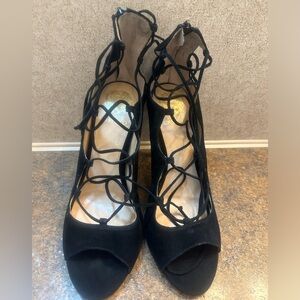 Vince camuto  heels 👠